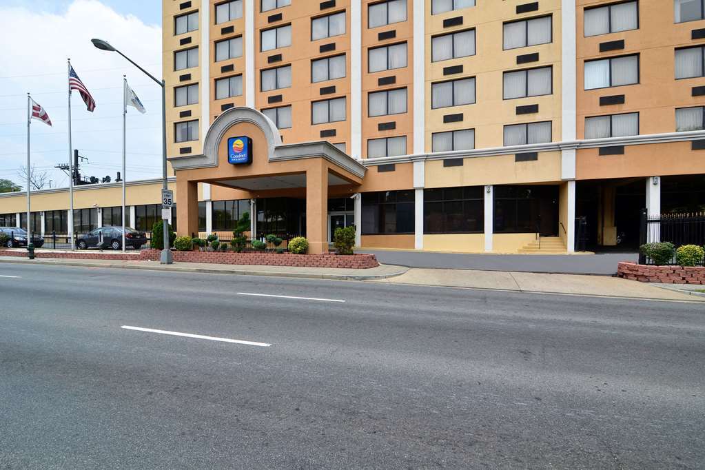 La Quinta Inn & Suites By La Quinta Inn & Suites By Wyndham Washington Dc Noma מראה חיצוני תמונה
